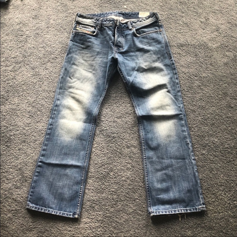Men’s jeans.
